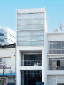 本社外観